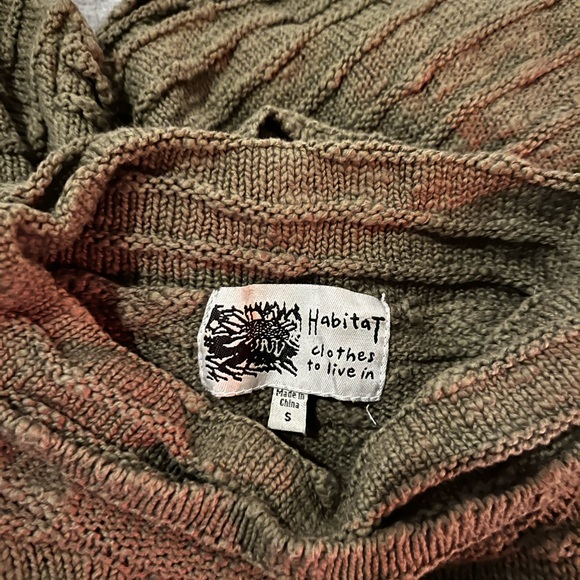 Oversized olive green sweater with button detail - Picture 2 of 4